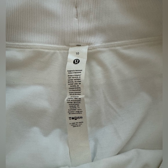 Lululemon Dance Studio MR Crop Size: 10 in White - Picture 7 of 10